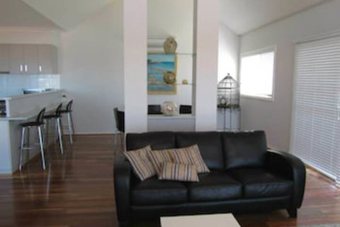Flinders View Beach House - Hervey Bay Accommodation 4
