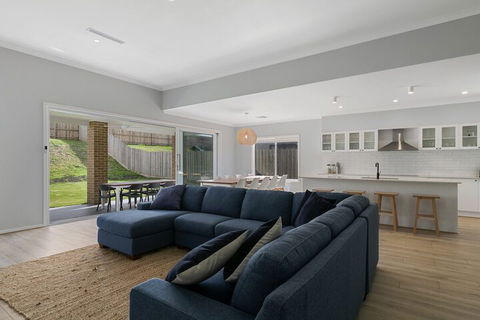 Breeze On Inn Surf Side Free Wifi & Netflix - Hervey Bay Accommodation 2