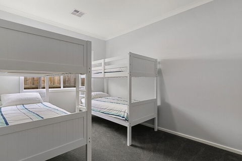 Breeze On Inn Surf Side Free Wifi & Netflix - Hervey Bay Accommodation 7