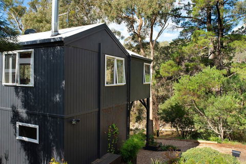 Hepburn Pool House - Hervey Bay Accommodation 1