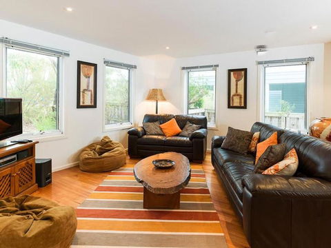 EVERGREEN BEACH HOUSE - Tourism Hervey Bay 4