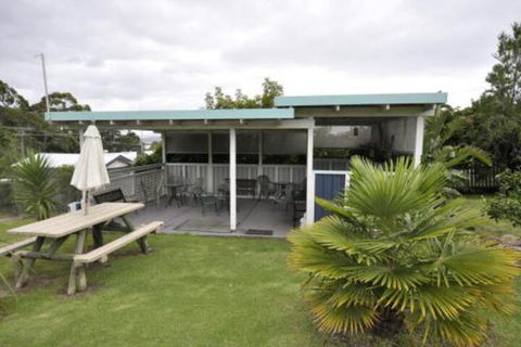 Ballymena Holiday Units - Tourism Hervey Bay 6