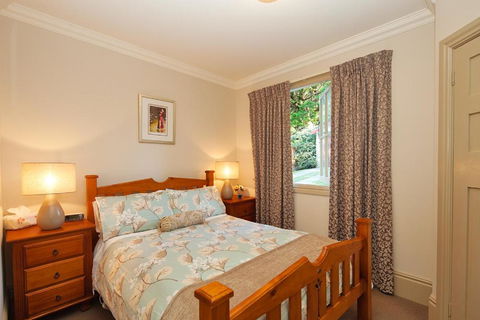 Brantwood Cottage Luxury Accommodation - Hervey Bay Accommodation 4