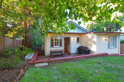Brantwood Cottage Luxury Accommodation - Hervey Bay Accommodation 2
