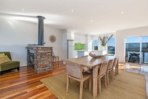 Moyan Standing Tall At The Edge Of The Indian Ocean - Hervey Bay Accommodation 4