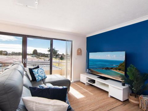 Villa Capri 3 Just A Hop Skip & Jump To Bowling Club - Hervey Bay Accommodation 6