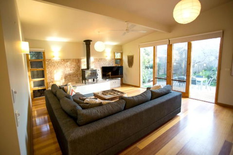SUNNY DAZE - Hervey Bay Accommodation 5