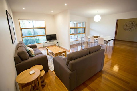 SUNNY DAZE - Hervey Bay Accommodation 6