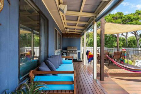 All Decked Out - Hervey Bay Accommodation 7
