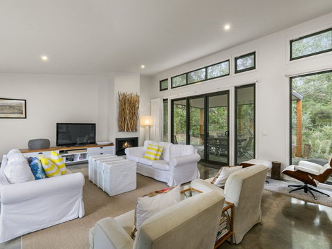 Hidden Escape Free Wifi & Foxtel Surfside PET Friendly - Hervey Bay Accommodation 2