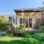 METRES TO THE BEACH MORNINGTON - Tourism Hervey Bay 0