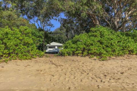Seabreeze Beachfront Clifton - Hervey Bay Accommodation 0