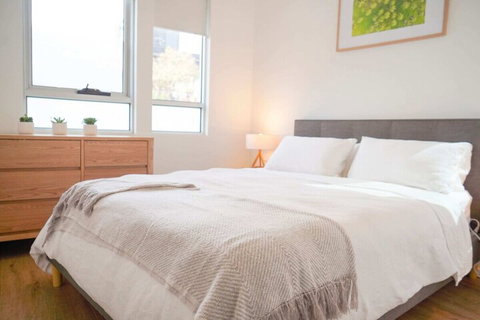 Trendy Modern 2BD Apartment Close To Beach & City - Hervey Bay Accommodation 2