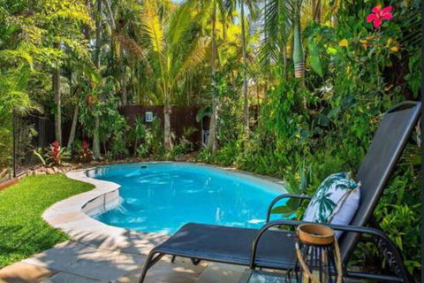 Tropical Oasis - Tourism Hervey Bay 0