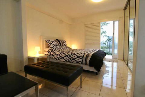 Modern Studio Apartment With Pool & Amazing Views - Hervey Bay Accommodation 7