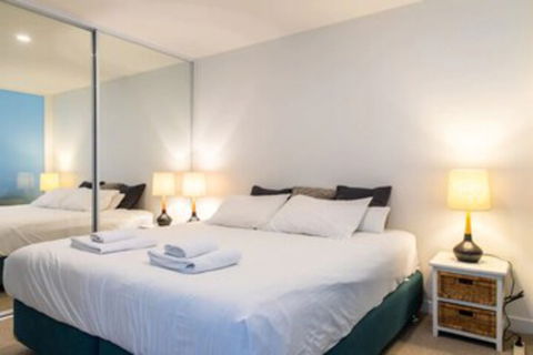 Modern 1 Bedroom Apartment In North Melbourne - Hervey Bay Accommodation 5