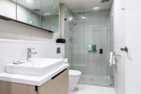 Modern 1 Bedroom Apartment In North Melbourne - Hervey Bay Accommodation 6