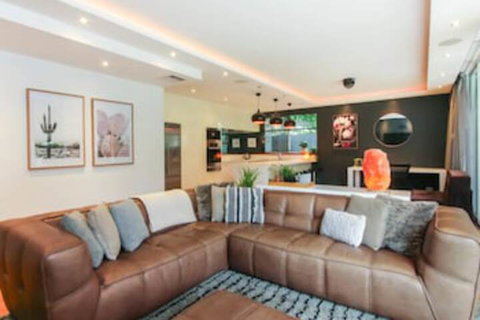 Spacious 2 Bedroom Apartment In Ascot With Large Private Garden - Hervey Bay Accommodation 0