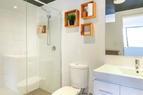 Spacious 2 Bedroom Apartment In Ascot With Large Private Garden - Hervey Bay Accommodation 3