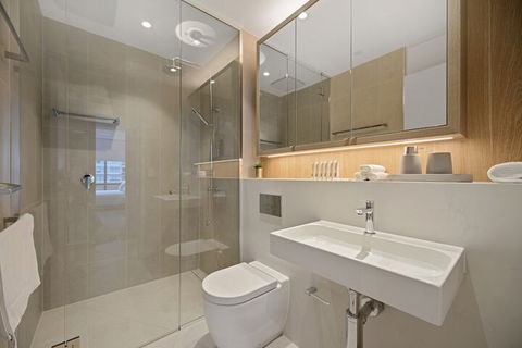 HomeHotel Ultra Luxury 2 Bedroom Next To Mall & Train - Tourism Hervey Bay 6