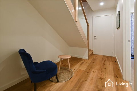 Tomkins Townhouse - Hervey Bay Accommodation 5