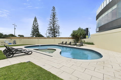 Zenith - Q Stay - Hervey Bay Accommodation 0