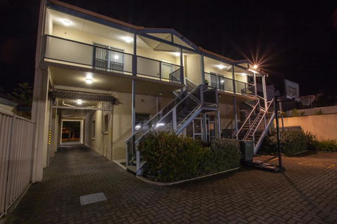 Port Lincoln Foreshore Apartments - Hervey Bay Accommodation 2