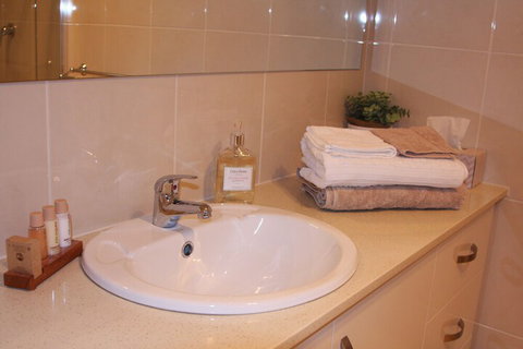 C And C Tanunda - Hervey Bay Accommodation 7