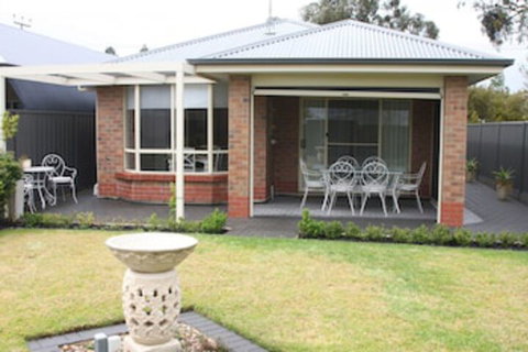 C And C Tanunda - Hervey Bay Accommodation 0