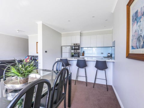 Mitchell Pde 2 / 1a Fathoms - Hervey Bay Accommodation 2