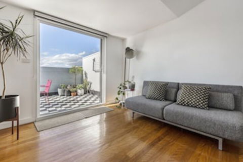 Fabulous Fitzroy Converted Warehouse - Hervey Bay Accommodation 0