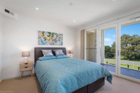 SEA NOOK Seconds From The Beach - Hervey Bay Accommodation 3
