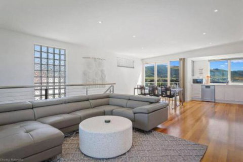 SEA NOOK Seconds From The Beach - Hervey Bay Accommodation 1