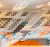 Classic 5 Beds Mt Dandenong Resort - Hervey Bay Accommodation