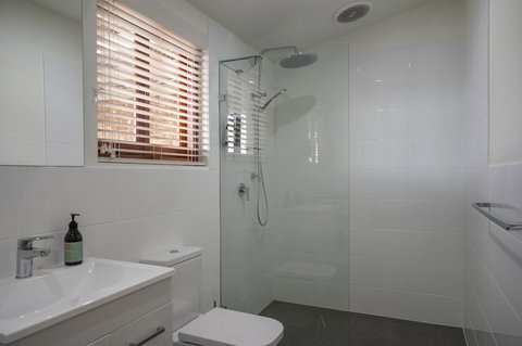 131 Your Vineyard Home In The Heart Of The Vale - Hervey Bay Accommodation 1