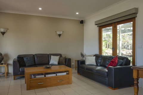 131 Your Vineyard Home In The Heart Of The Vale - Hervey Bay Accommodation 5