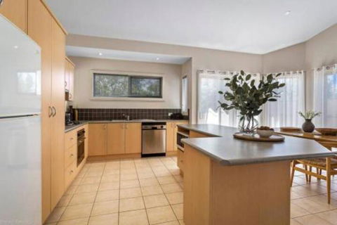 DRIFTWOOD VILLA Free Wifi Walk To Beach - Hervey Bay Accommodation 5