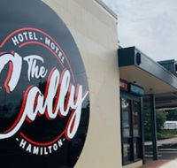 The Caledonian Hotel Motel - Hervey Bay Accommodation