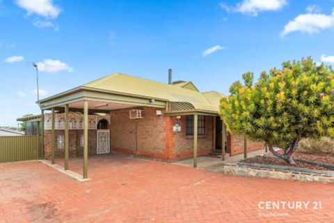 Reef & Vines Port Noarlunga - Hervey Bay Accommodation 2