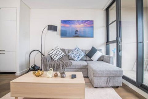Bright & Modern! 2bed 2bath APT With Parking - Hervey Bay Accommodation 0