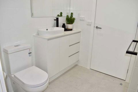 Brand New 2 Bed Apartment With Stunning City Views - Hervey Bay Accommodation 2