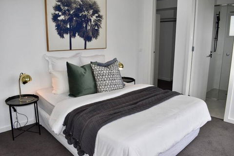 Brand New 2 Bed Apartment With Stunning City Views - Hervey Bay Accommodation 3
