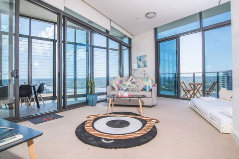 Panoramic Water View APT @rhodes - Hervey Bay Accommodation 6