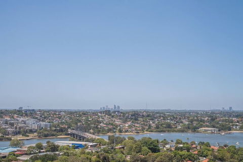 Panoramic Water View APT @rhodes - Hervey Bay Accommodation 1