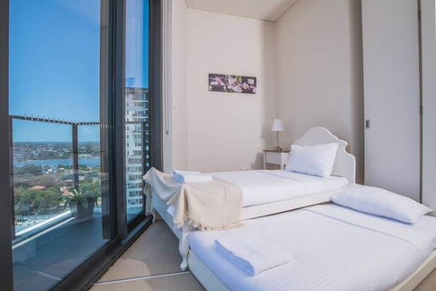 Panoramic Water View APT @rhodes - Hervey Bay Accommodation 7
