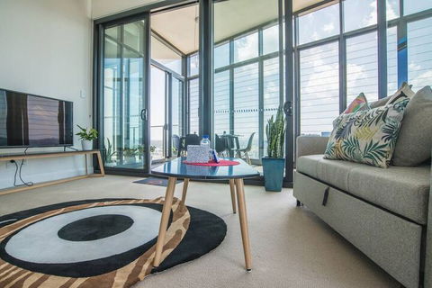 Panoramic Water View APT @rhodes - Hervey Bay Accommodation 5