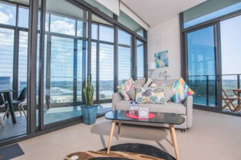 Panoramic Water View APT @rhodes - Hervey Bay Accommodation 0