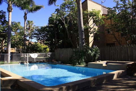 Reef Resort Apartments - Hervey Bay Accommodation 4