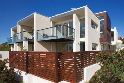 Alouarn Apartment 1 - Tourism Hervey Bay 1