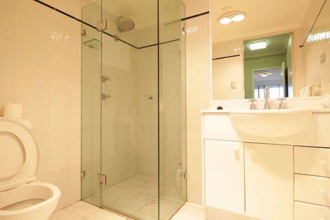 Master Room With Bays View Near Darling Harbour - Hervey Bay Accommodation 7